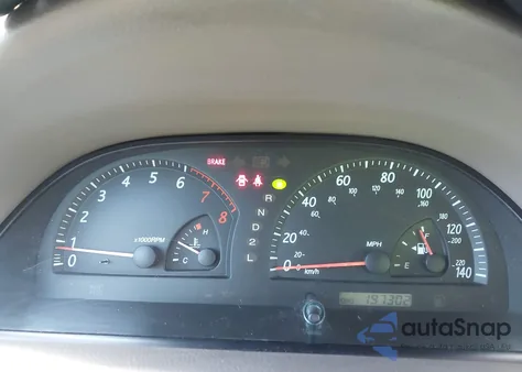 2004 Toyota Camry Le z USA, uszkodzony, nr VIN JTDBE30K740256235